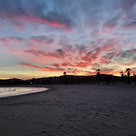 Spacieux, 50 M Des Plages, Vue Imprenable Fréjus