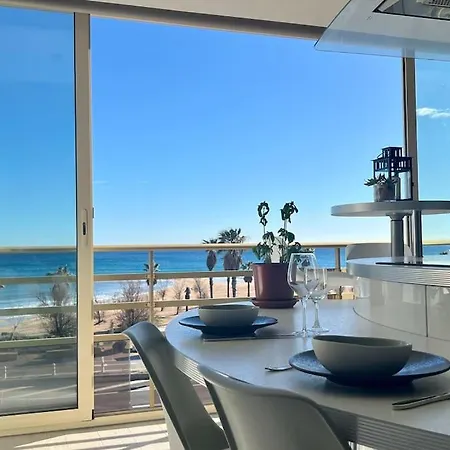 Lägenhet Spacieux, 50 M Des Plages, Vue Imprenable Fréjus